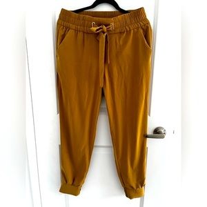 Dynamite yellow light pants